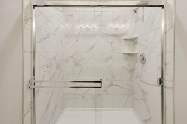 377 Masters Drive, Addison, IL 60101