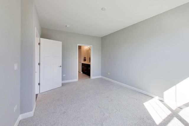 377 Masters Drive, Addison, IL 60101