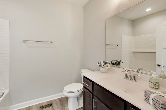 377 Masters Drive, Addison, IL 60101