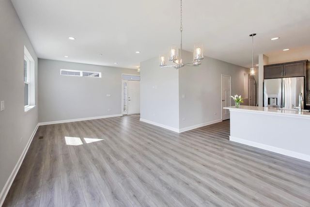 377 Masters Drive, Addison, IL 60101