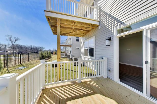 377 Masters Drive, Addison, IL 60101