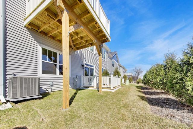 377 Masters Drive, Addison, IL 60101