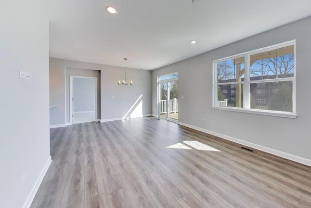 377 Masters Drive, Addison, IL 60101