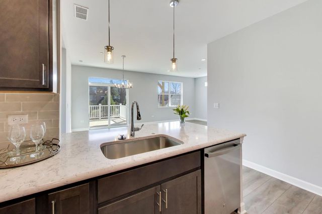 377 Masters Drive, Addison, IL 60101