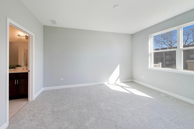 377 Masters Drive, Addison, IL 60101