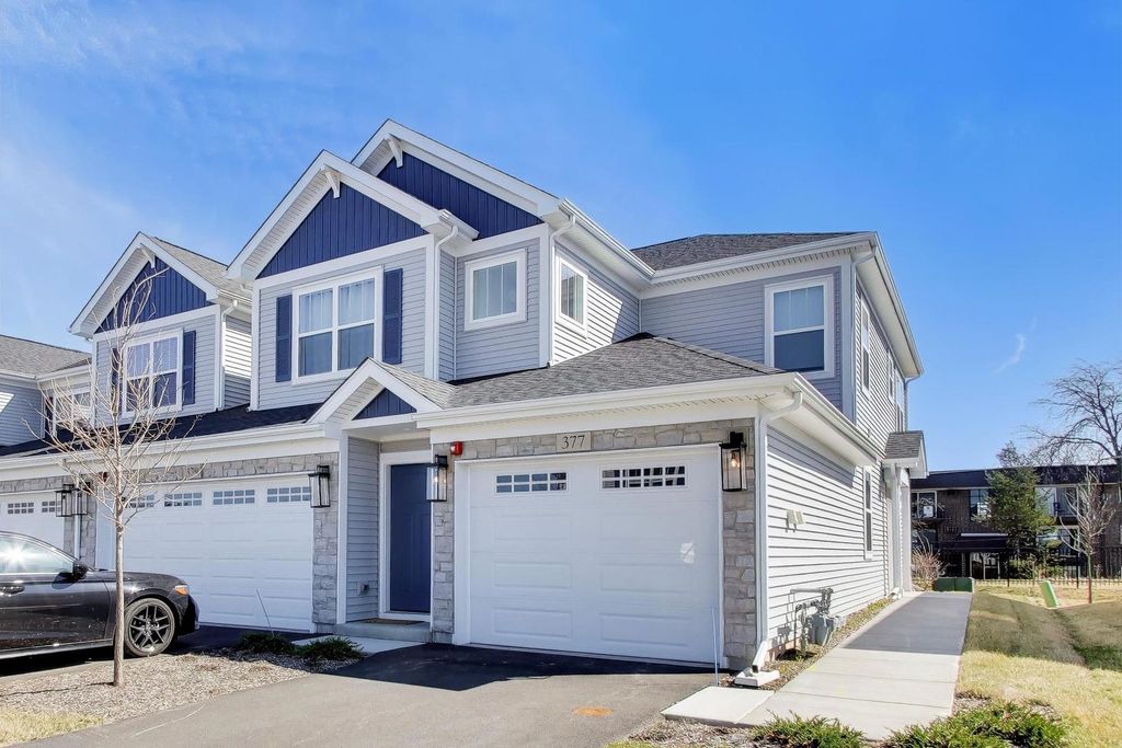 377 Masters Drive, Addison, IL 60101