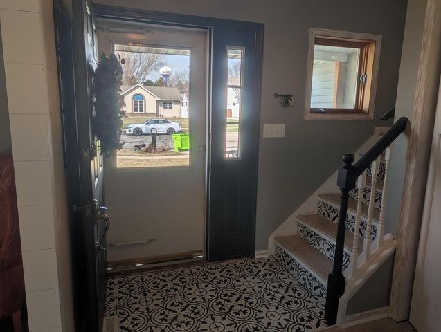 121 Evergreen DRIVE, Delavan, WI 53115