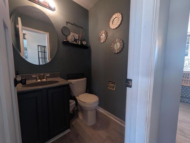 121 Evergreen DRIVE, Delavan, WI 53115