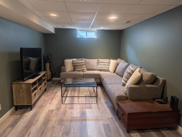 121 Evergreen DRIVE, Delavan, WI 53115