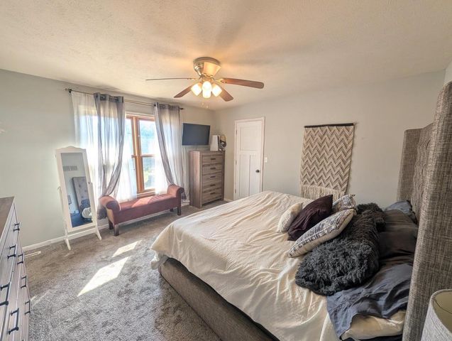 121 Evergreen DRIVE, Delavan, WI 53115