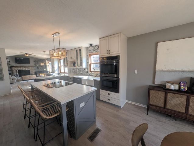 121 Evergreen DRIVE, Delavan, WI 53115