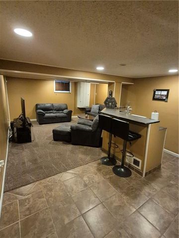4318 N Lister Avenue, Kansas City, MO 64117