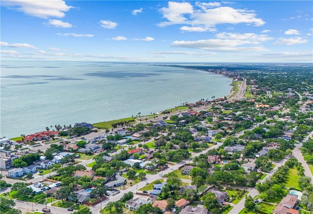 150 Santa Barbara St, Corpus Christi, TX 78411
