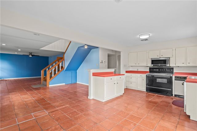150 Santa Barbara St, Corpus Christi, TX 78411