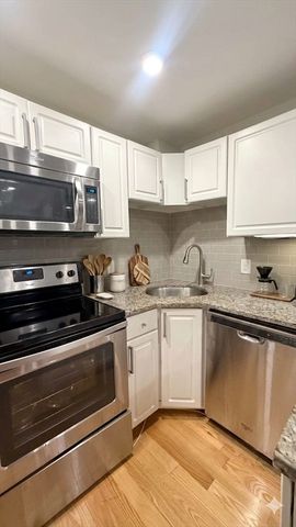 563 Washington St 35, Brookline, MA 02446
