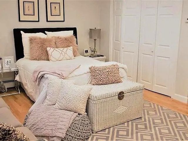 563 Washington St 35, Brookline, MA 02446