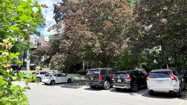 563 Washington St 35, Brookline, MA 02446