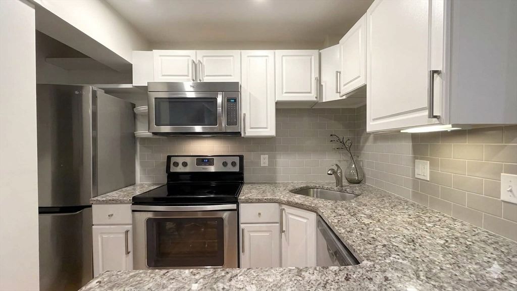 563 Washington St 35, Brookline, MA 02446