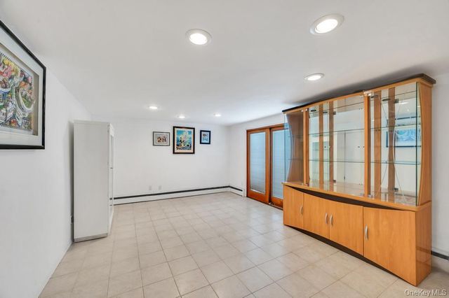 1827 Roberta Lane, Merrick, NY 11566