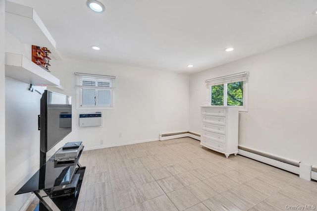 1827 Roberta Lane, Merrick, NY 11566