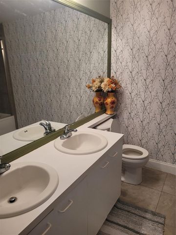 8121 San Carlos Circle 8121, Tamarac, FL 33321