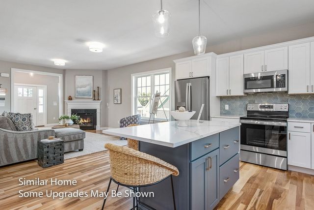 54 The Cliffs at Evergreen Drive, Auburn, NH 03032