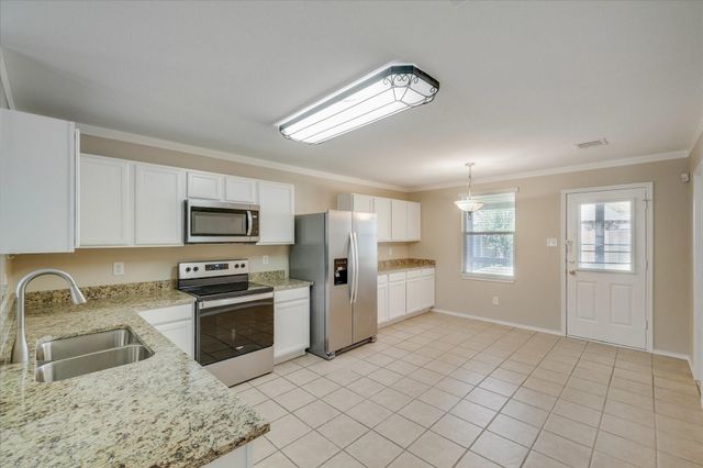 1825 Lariat Drive, Fort Worth, TX 76247