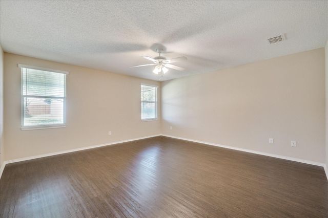 1825 Lariat Drive, Fort Worth, TX 76247