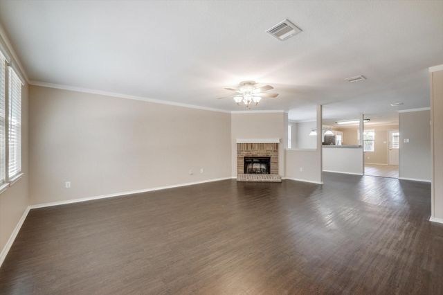 1825 Lariat Drive, Fort Worth, TX 76247