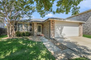 1825 Lariat Drive, Fort Worth, TX 76247