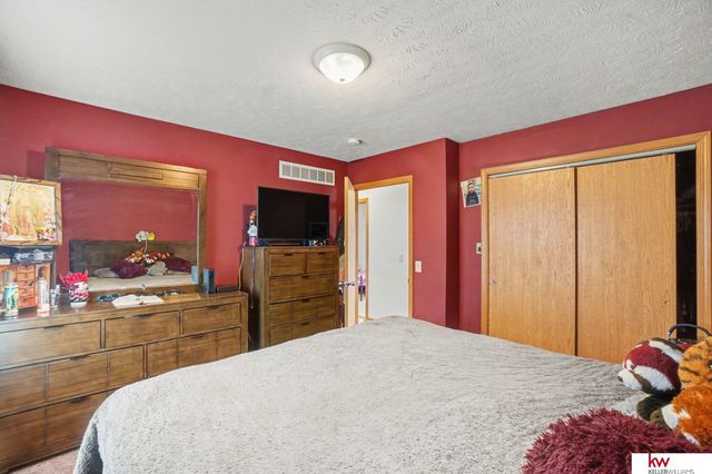 950 E 16 Street, Fremont, NE 68025