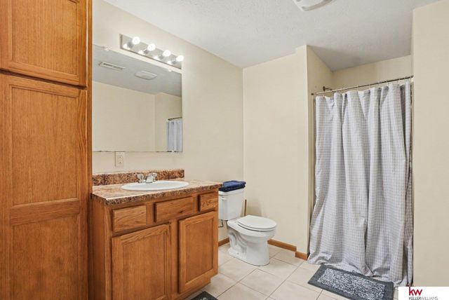 950 E 16 Street, Fremont, NE 68025