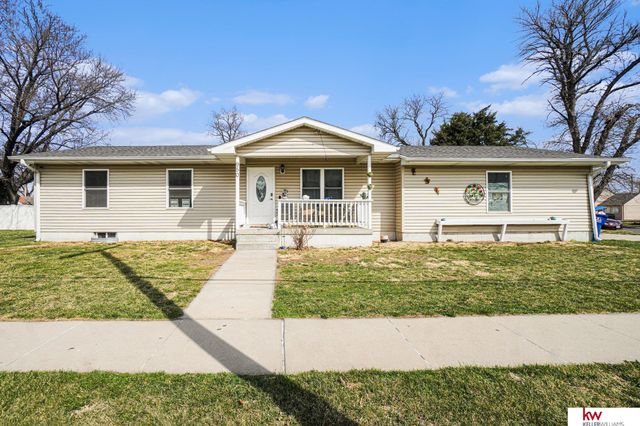 950 E 16 Street, Fremont, NE 68025