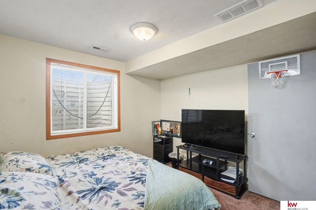 950 E 16 Street, Fremont, NE 68025