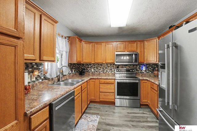 950 E 16 Street, Fremont, NE 68025