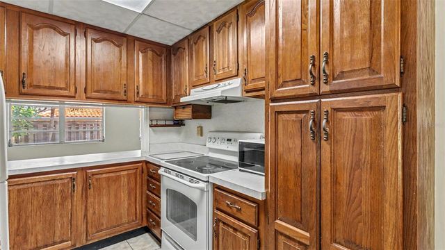 2303 COVENTRY AVENUE, Lakeland, FL 33803