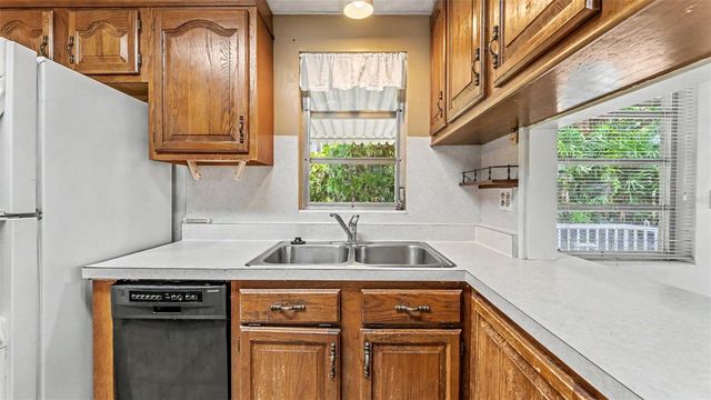2303 COVENTRY AVENUE, Lakeland, FL 33803