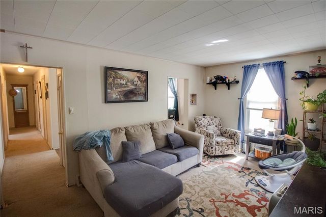 3308 Fernwood Avenue, Alton, IL 62002