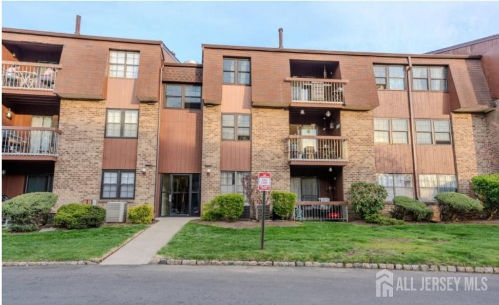 200 Sierra Court B, Middlesex, NJ 07095
