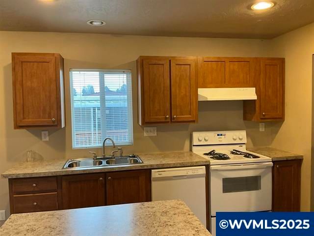 4940 Sunnyside B-3 Rd SE B-3, Salem, OR 97302