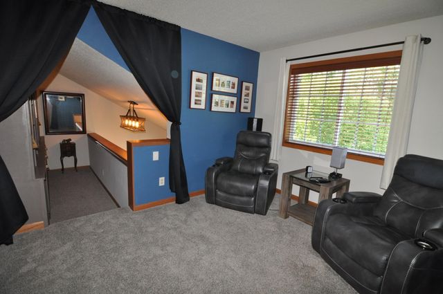 8846 92nd Street S, Cottage Grove, MN 55016