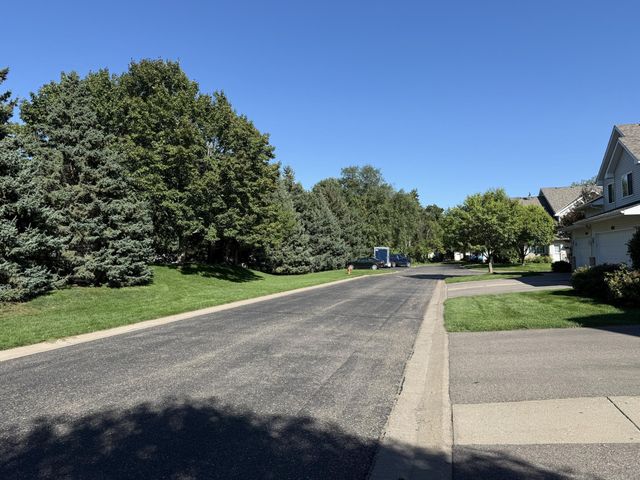 8846 92nd Street S, Cottage Grove, MN 55016