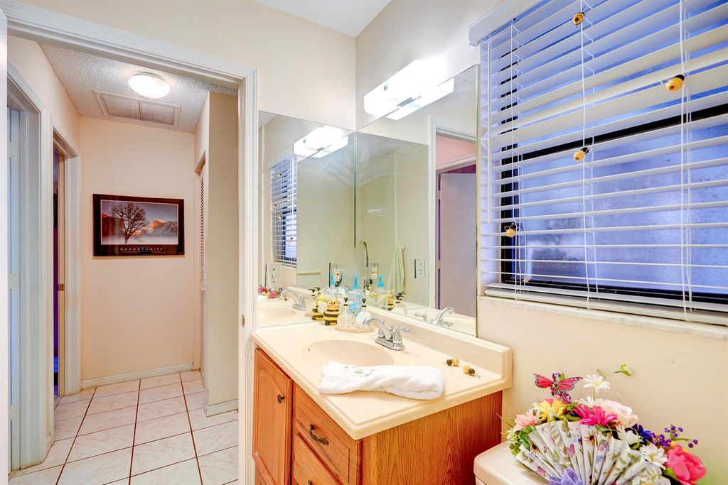Image 18 of property listing at 1073 Goldenrod Road, Wellington, FL 33414