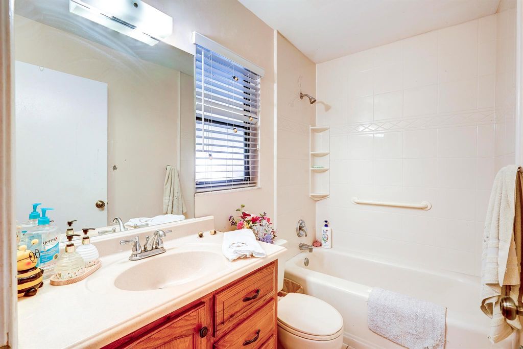 Image 19 of property listing at 1073 Goldenrod Road, Wellington, FL 33414