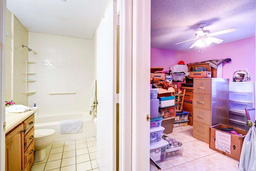 Image 20 of property listing at 1073 Goldenrod Road, Wellington, FL 33414