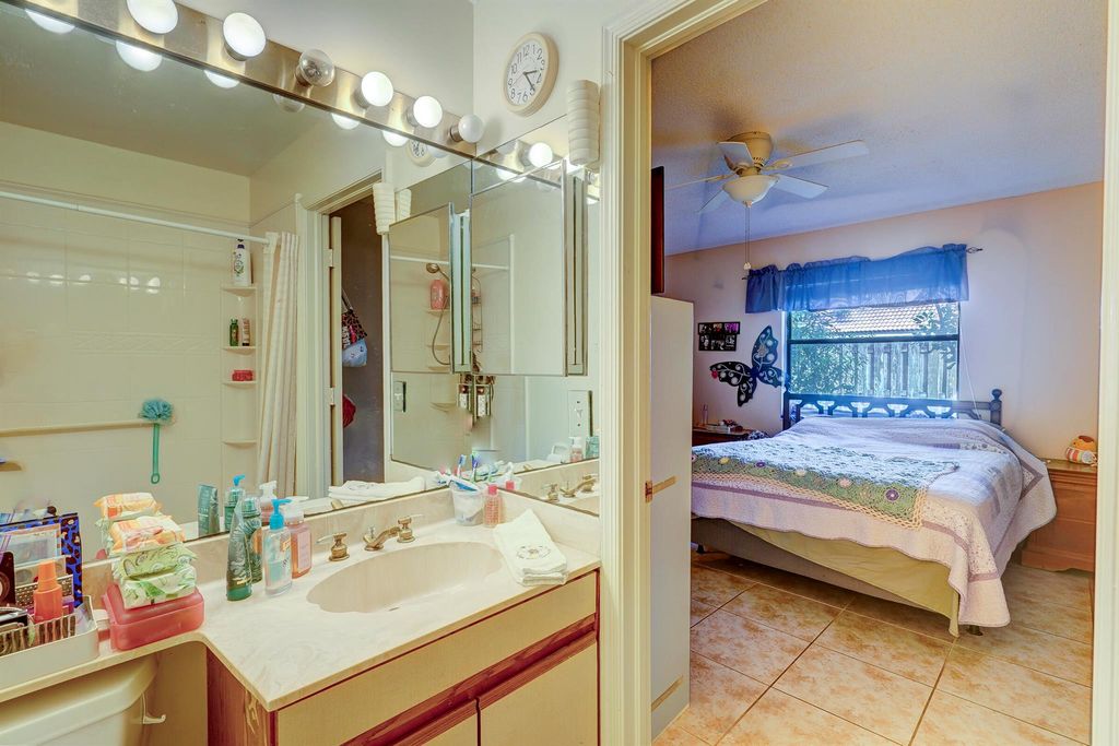 Image 26 of property listing at 1073 Goldenrod Road, Wellington, FL 33414
