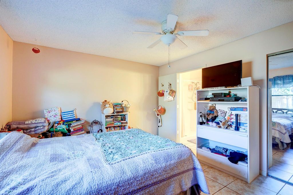 Image 27 of property listing at 1073 Goldenrod Road, Wellington, FL 33414