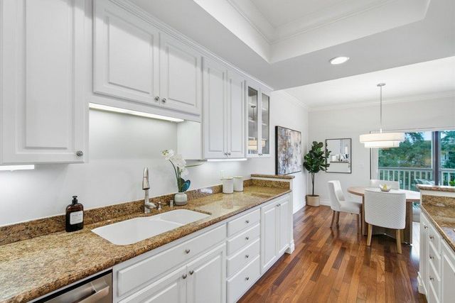 1318 Woodside Road, Redwood City, CA 94061