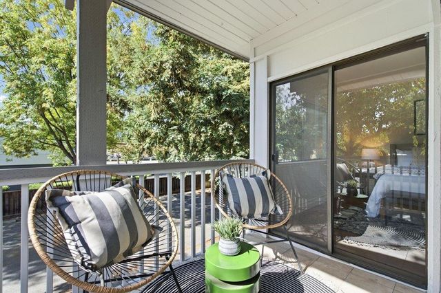 1318 Woodside Road, Redwood City, CA 94061