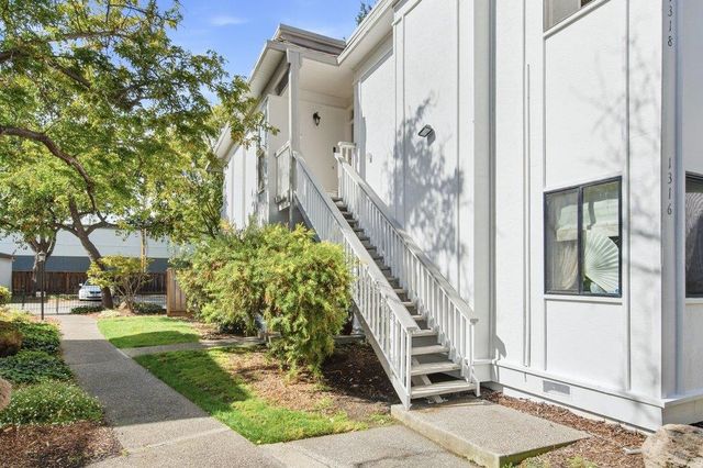 1318 Woodside Road, Redwood City, CA 94061